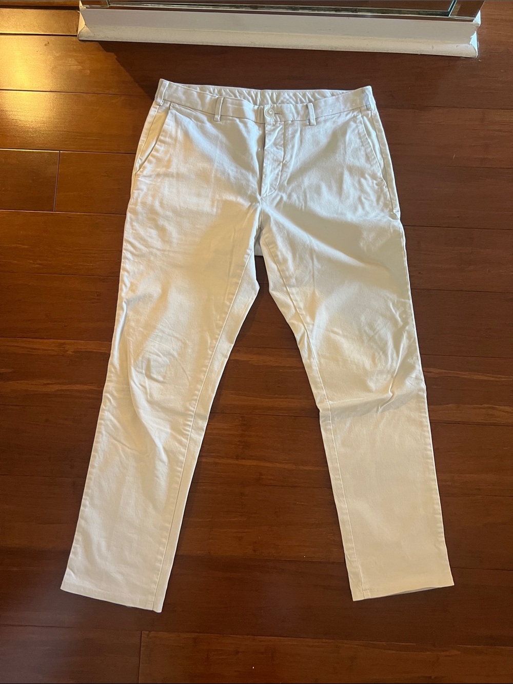Uniqlo Men’s Cream Slim Chino Pants
